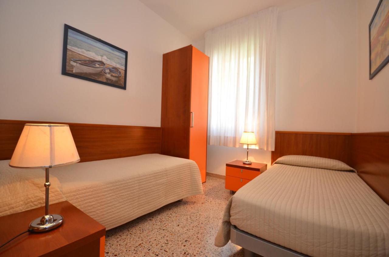 Appartamenti Dei Pini Bibione Buitenkant foto