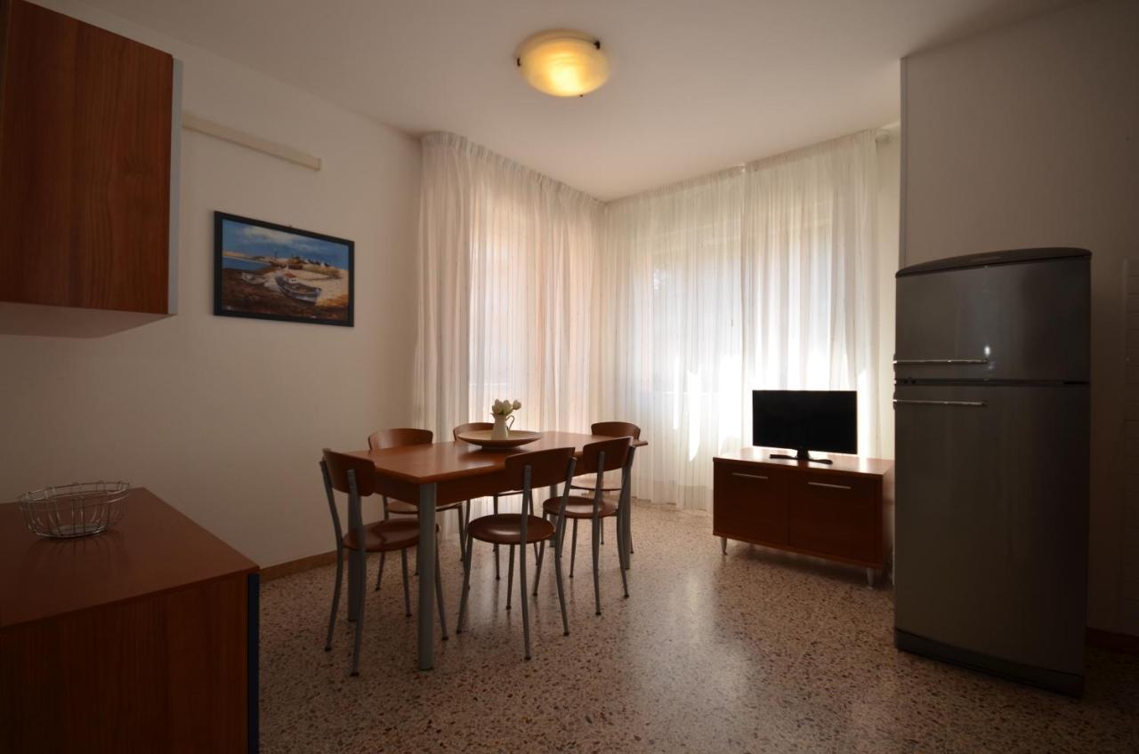 Appartamenti Dei Pini Bibione Buitenkant foto